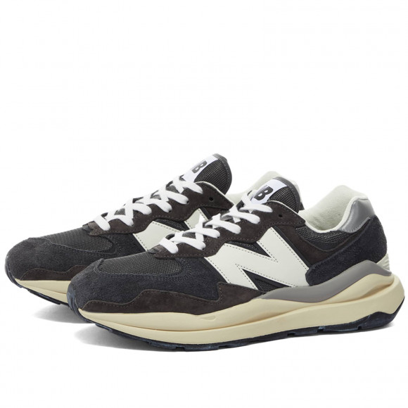 Men's New Balance M5740Vl1 Shoes in Magnet (052) | Size: UK 6 | Suede/Mesh/Rubber | END Clothing - shopify_US_11108987732306