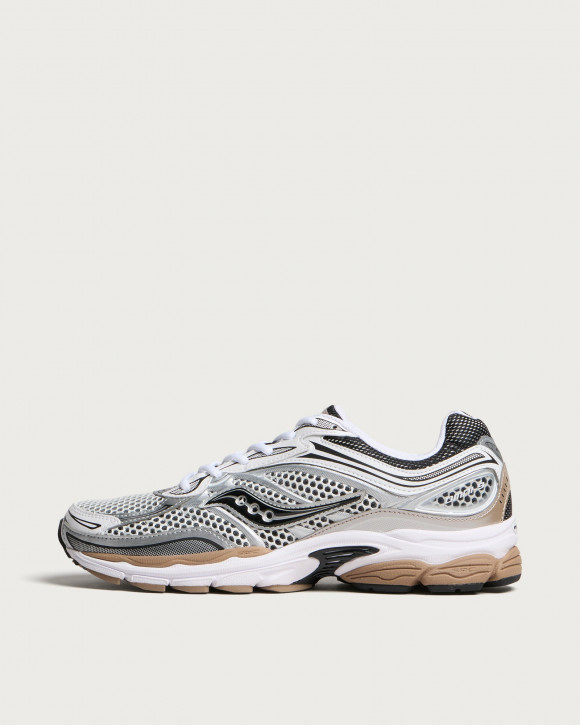 Saucony Progrid Omni 9 Og Sneakers in White/Saddle | Size: UK 4 | Mesh/Rubber | END Clothing - shopify_US_11141136384338