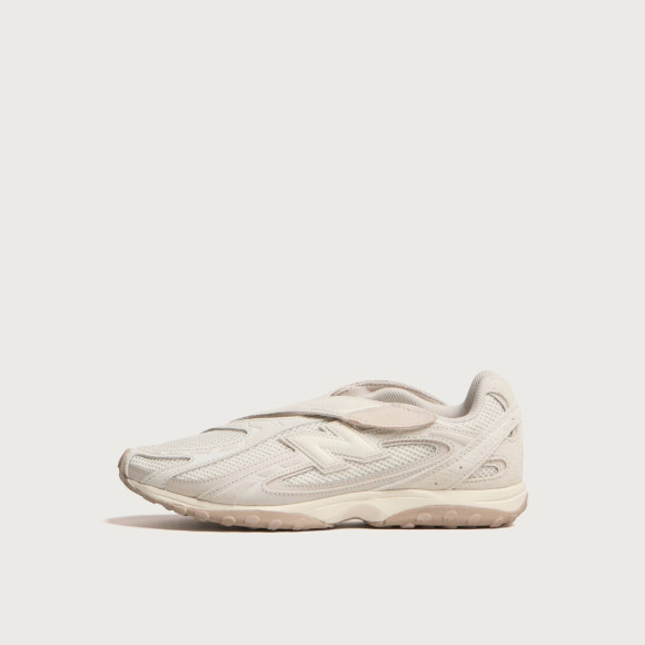 Women's New Balance 204V Sneakers in Turtledove/Timberwolf | Size: UK 3 | Suede/Mesh/Rubber | END Clothing - shopify_US_11141148148050