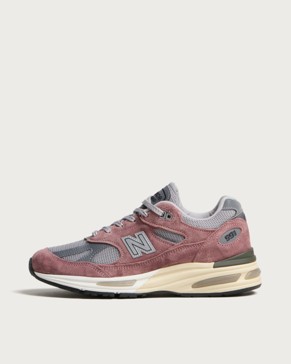 New Balance 991V2 Sneakers - Made In Uk in Rose Taupe | Size: UK 3.5 | Suede/Mesh/Rubber | END Clothing - shopify_US_11162915570002